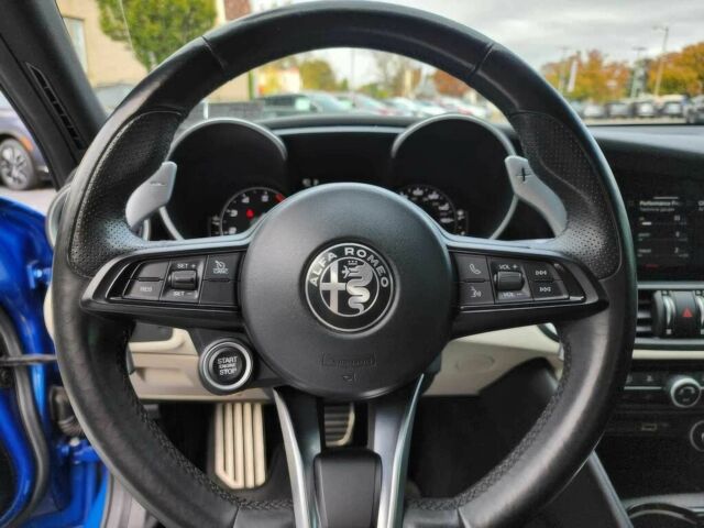 Синий Альфа Giulia, объемом двигателя 2 л и пробегом 39 тыс. км за 16500 $, фото 6 на Automoto.ua