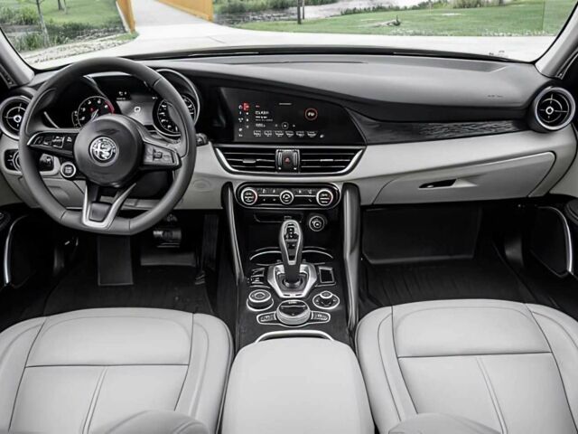 Синий Альфа Giulia, объемом двигателя 2 л и пробегом 38 тыс. км за 4250 $, фото 7 на Automoto.ua