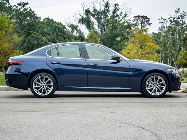 Синий Альфа Giulia, объемом двигателя 2 л и пробегом 38 тыс. км за 4250 $, фото 5 на Automoto.ua