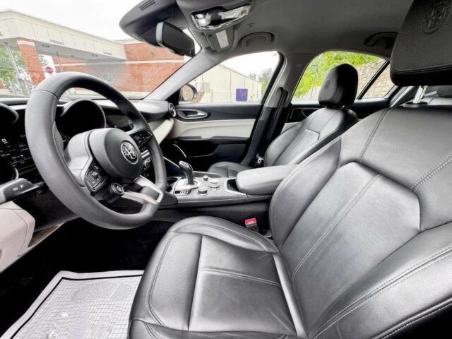 Синий Альфа Giulia, объемом двигателя 2 л и пробегом 53 тыс. км за 11500 $, фото 6 на Automoto.ua