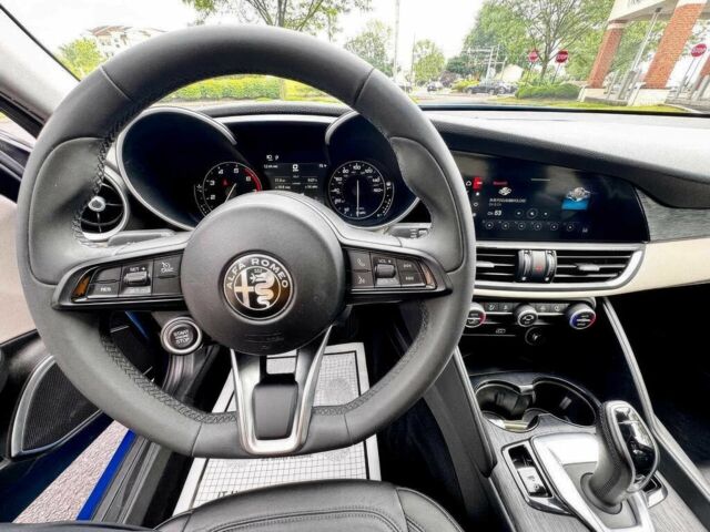 Синий Альфа Giulia, объемом двигателя 2 л и пробегом 53 тыс. км за 11500 $, фото 5 на Automoto.ua