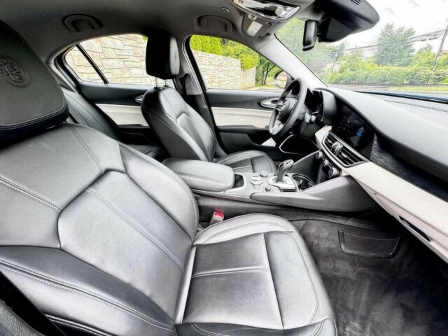 Синий Альфа Giulia, объемом двигателя 2 л и пробегом 53 тыс. км за 11500 $, фото 8 на Automoto.ua