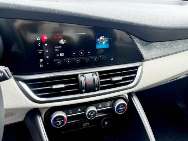 Синий Альфа Giulia, объемом двигателя 2 л и пробегом 53 тыс. км за 11500 $, фото 11 на Automoto.ua