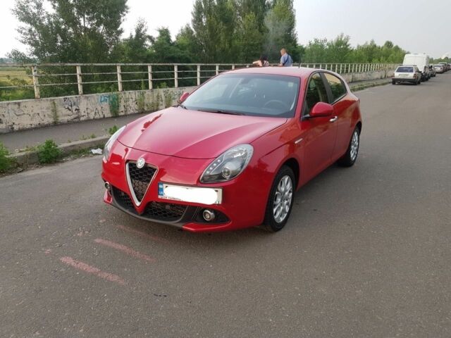 Красный Альфа Giulietta, объемом двигателя 0 л и пробегом 90 тыс. км за 16500 $, фото 1 на Automoto.ua