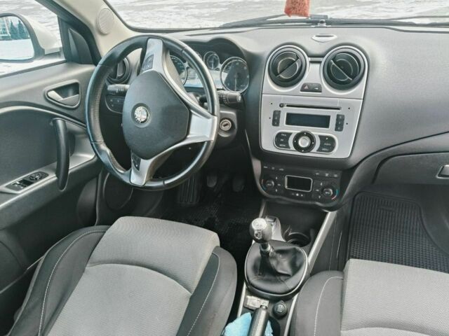 Белый Альфа MiTo, объемом двигателя 1.2 л и пробегом 196 тыс. км за 6500 $, фото 3 на Automoto.ua