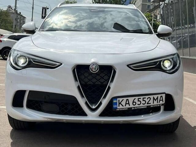 Білий Альфа stelvio, об'ємом двигуна 2 л та пробігом 137 тис. км за 27999 $, фото 2 на Automoto.ua