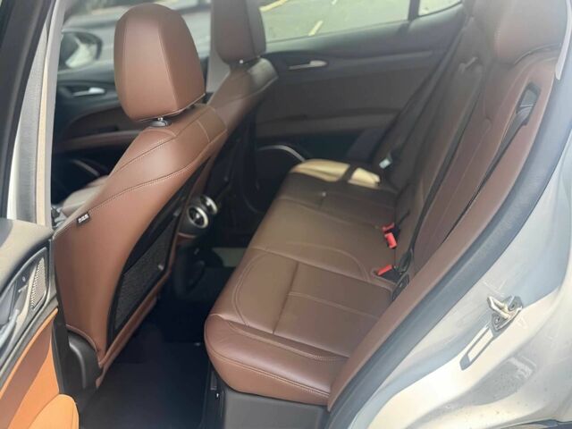 Белый Альфа stelvio, объемом двигателя 2 л и пробегом 30 тыс. км за 10700 $, фото 10 на Automoto.ua