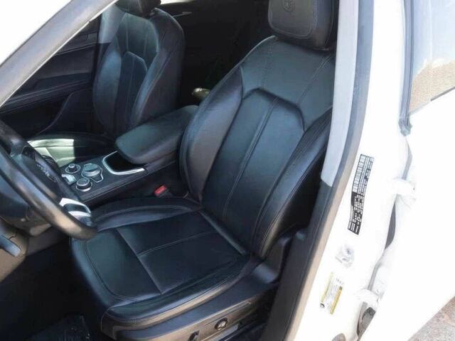 Белый Альфа stelvio, объемом двигателя 2 л и пробегом 37 тыс. км за 9900 $, фото 11 на Automoto.ua
