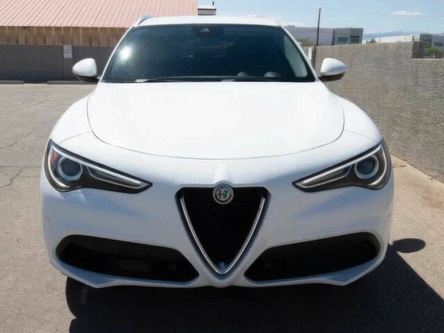 Белый Альфа stelvio, объемом двигателя 2 л и пробегом 37 тыс. км за 9900 $, фото 1 на Automoto.ua