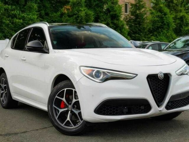 Белый Альфа stelvio, объемом двигателя 2 л и пробегом 29 тыс. км за 14300 $, фото 2 на Automoto.ua