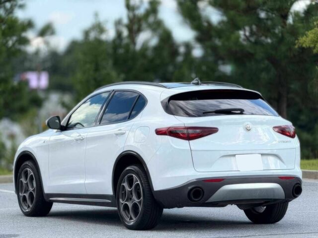 Белый Альфа stelvio, объемом двигателя 2 л и пробегом 13 тыс. км за 14000 $, фото 5 на Automoto.ua