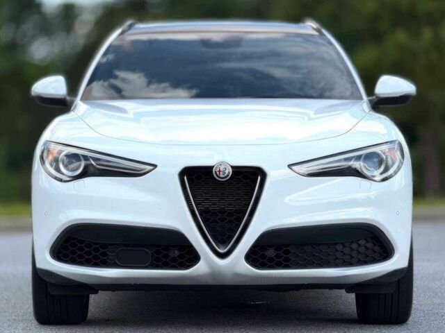 Белый Альфа stelvio, объемом двигателя 2 л и пробегом 13 тыс. км за 14000 $, фото 1 на Automoto.ua