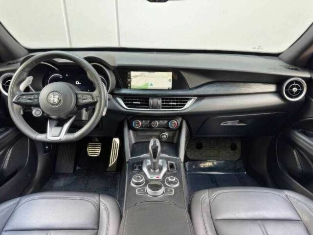 Белый Альфа stelvio, объемом двигателя 2 л и пробегом 20 тыс. км за 13000 $, фото 9 на Automoto.ua