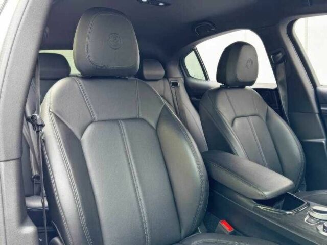 Белый Альфа stelvio, объемом двигателя 2 л и пробегом 20 тыс. км за 13000 $, фото 18 на Automoto.ua