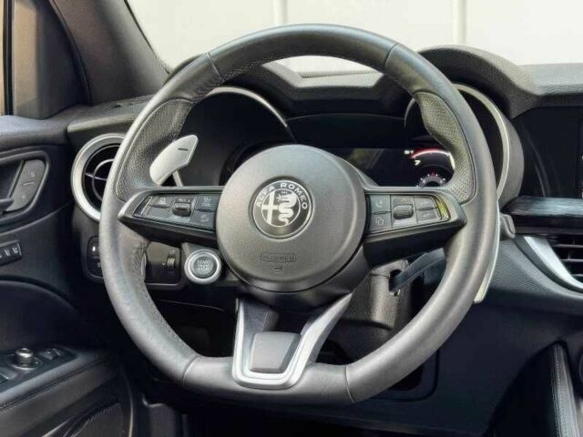 Белый Альфа stelvio, объемом двигателя 2 л и пробегом 20 тыс. км за 13000 $, фото 14 на Automoto.ua