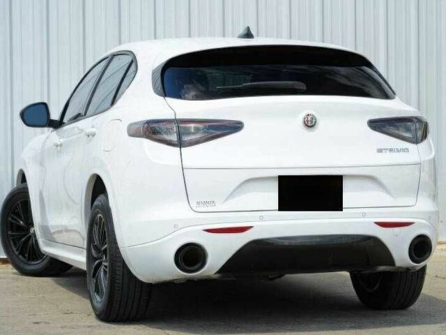 Белый Альфа stelvio, объемом двигателя 2 л и пробегом 20 тыс. км за 13000 $, фото 7 на Automoto.ua
