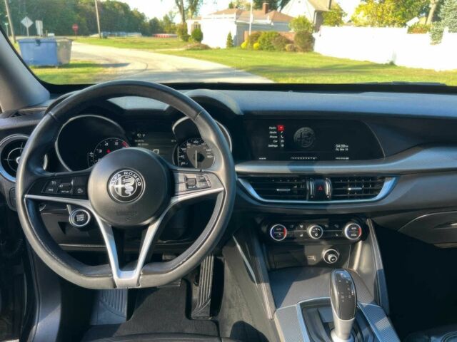 Черный Альфа stelvio, объемом двигателя 2 л и пробегом 32 тыс. км за 15000 $, фото 8 на Automoto.ua