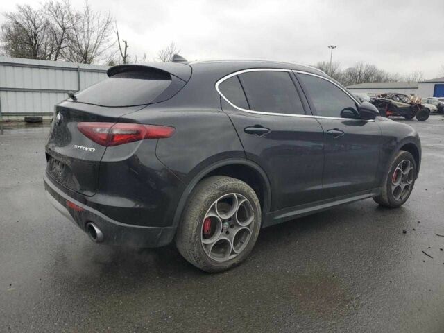 Чорний Альфа stelvio, об'ємом двигуна 2 л та пробігом 115 тис. км за 6400 $, фото 2 на Automoto.ua