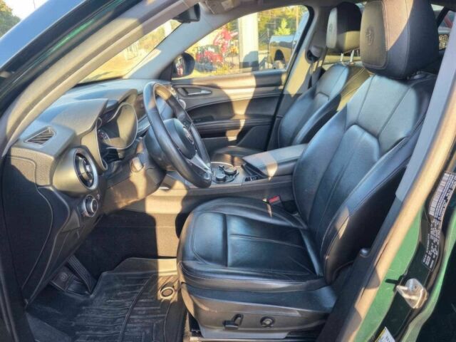 Черный Альфа stelvio, объемом двигателя 2 л и пробегом 32 тыс. км за 6500 $, фото 7 на Automoto.ua