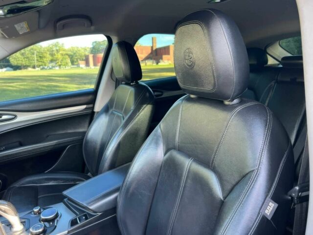 Черный Альфа stelvio, объемом двигателя 2 л и пробегом 32 тыс. км за 15000 $, фото 12 на Automoto.ua