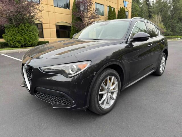 Черный Альфа stelvio, объемом двигателя 2 л и пробегом 35 тыс. км за 8300 $, фото 2 на Automoto.ua
