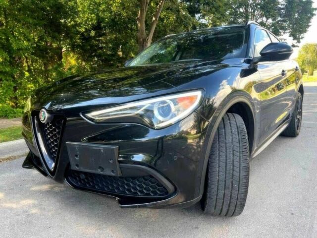 Черный Альфа stelvio, объемом двигателя 2 л и пробегом 33 тыс. км за 9900 $, фото 2 на Automoto.ua