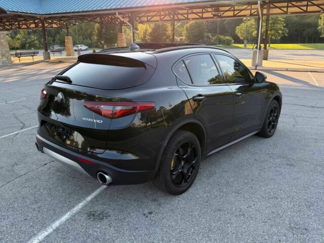 Черный Альфа stelvio, объемом двигателя 2 л и пробегом 34 тыс. км за 16300 $, фото 6 на Automoto.ua