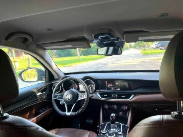 Черный Альфа stelvio, объемом двигателя 2 л и пробегом 33 тыс. км за 9900 $, фото 6 на Automoto.ua