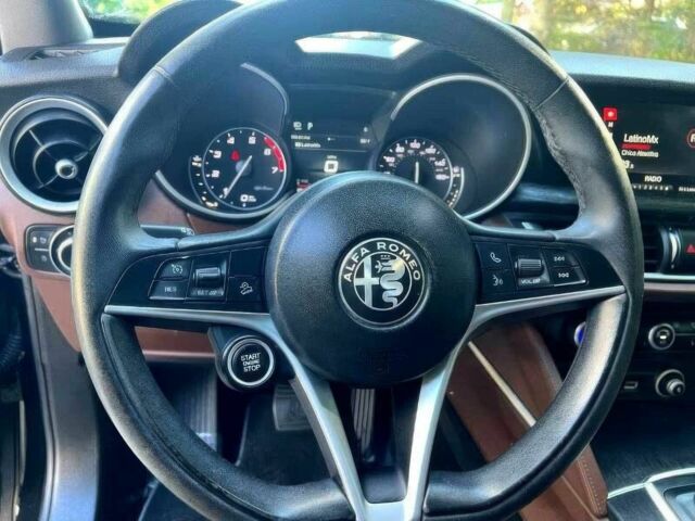 Черный Альфа stelvio, объемом двигателя 2 л и пробегом 33 тыс. км за 9900 $, фото 9 на Automoto.ua