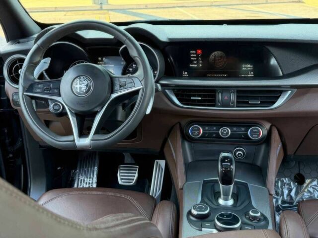 Черный Альфа stelvio, объемом двигателя 2 л и пробегом 34 тыс. км за 16300 $, фото 10 на Automoto.ua