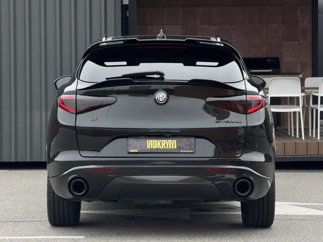 Черный Альфа stelvio, объемом двигателя 2 л и пробегом 82 тыс. км за 26350 $, фото 8 на Automoto.ua