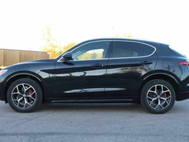 Чорний Альфа stelvio, об'ємом двигуна 0 л та пробігом 29 тис. км за 21000 $, фото 3 на Automoto.ua