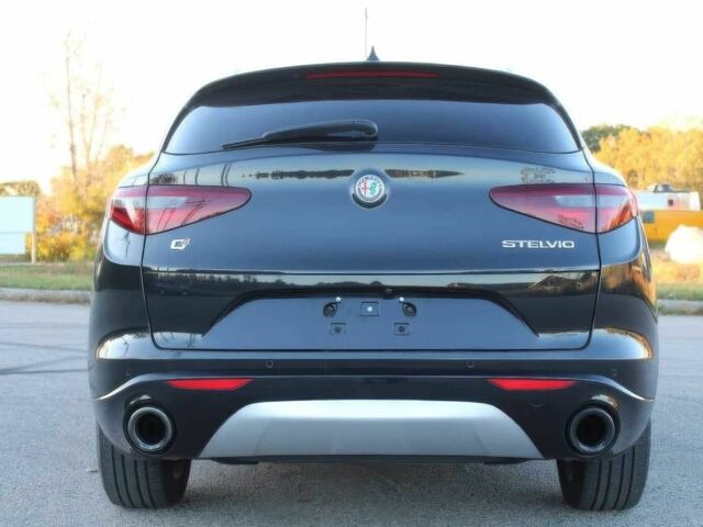 Чорний Альфа stelvio, об'ємом двигуна 0 л та пробігом 29 тис. км за 21000 $, фото 6 на Automoto.ua