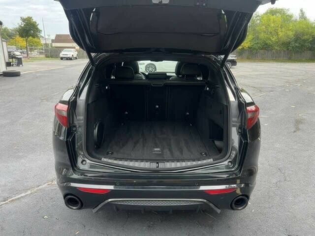 Черный Альфа stelvio, объемом двигателя 2 л и пробегом 11 тыс. км за 20500 $, фото 13 на Automoto.ua