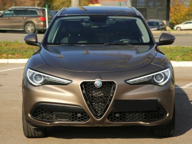 Коричневый Альфа stelvio, объемом двигателя 2 л и пробегом 32 тыс. км за 23000 $, фото 1 на Automoto.ua