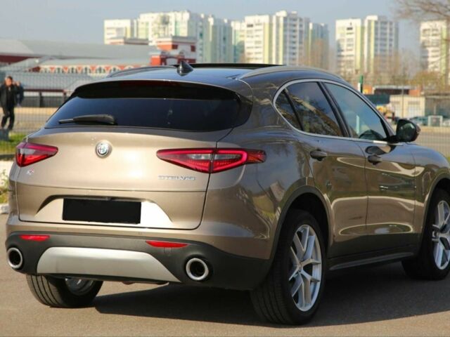 Коричневый Альфа stelvio, объемом двигателя 2 л и пробегом 32 тыс. км за 23000 $, фото 4 на Automoto.ua
