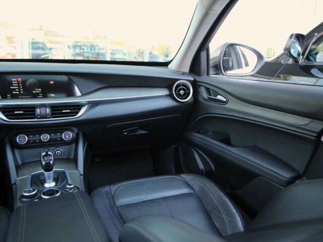 Коричневый Альфа stelvio, объемом двигателя 2 л и пробегом 32 тыс. км за 23000 $, фото 14 на Automoto.ua