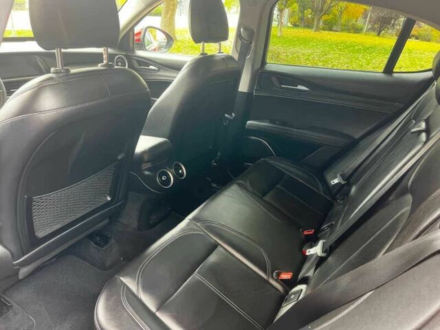 Красный Альфа stelvio, объемом двигателя 2 л и пробегом 41 тыс. км за 9900 $, фото 12 на Automoto.ua