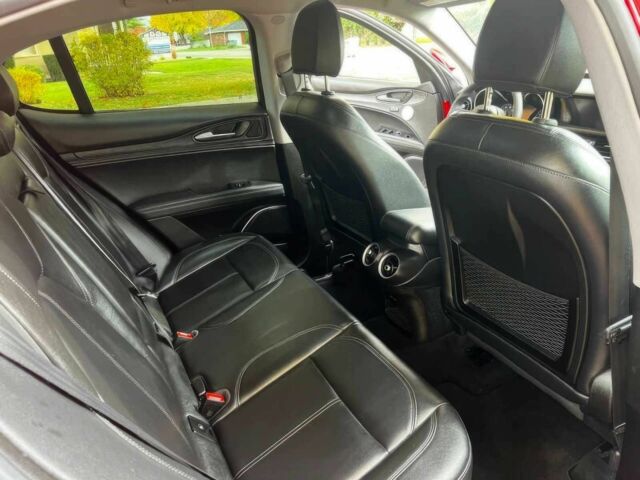 Красный Альфа stelvio, объемом двигателя 2 л и пробегом 41 тыс. км за 9900 $, фото 11 на Automoto.ua