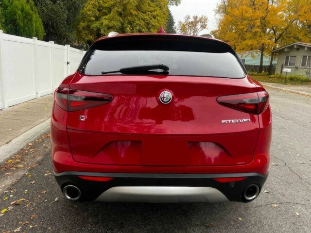 Красный Альфа stelvio, объемом двигателя 2 л и пробегом 41 тыс. км за 9900 $, фото 6 на Automoto.ua