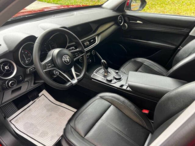 Красный Альфа stelvio, объемом двигателя 2 л и пробегом 41 тыс. км за 9900 $, фото 8 на Automoto.ua