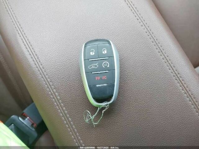 Красный Альфа stelvio, объемом двигателя 2 л и пробегом 30 тыс. км за 5000 $, фото 9 на Automoto.ua