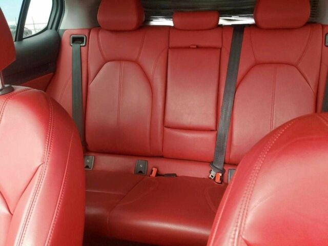 Красный Альфа stelvio, объемом двигателя 2 л и пробегом 54 тыс. км за 5000 $, фото 9 на Automoto.ua