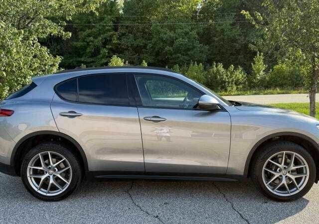 Серый Альфа stelvio, объемом двигателя 2 л и пробегом 88 тыс. км за 6500 $, фото 4 на Automoto.ua