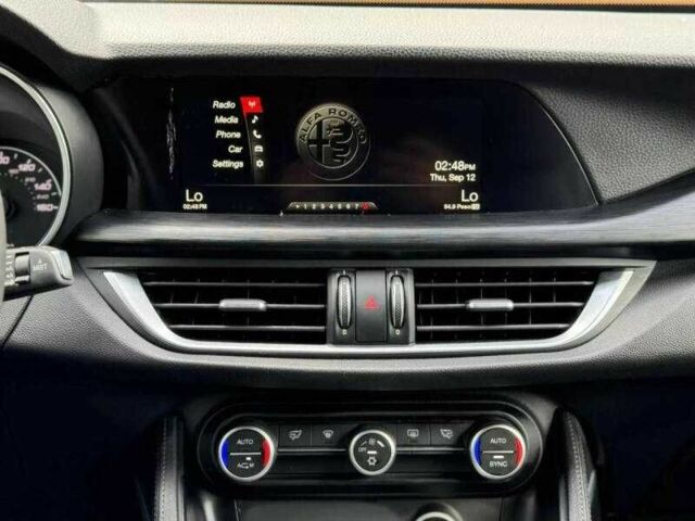 Серый Альфа stelvio, объемом двигателя 2 л и пробегом 47 тыс. км за 4300 $, фото 9 на Automoto.ua