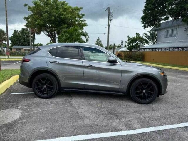 Серый Альфа stelvio, объемом двигателя 2 л и пробегом 47 тыс. км за 4300 $, фото 4 на Automoto.ua