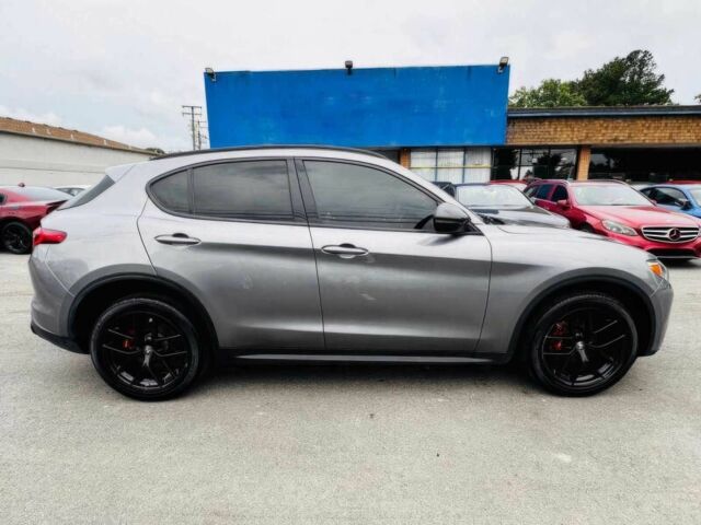 Сірий Альфа stelvio, об'ємом двигуна 2 л та пробігом 43 тис. км за 16300 $, фото 3 на Automoto.ua