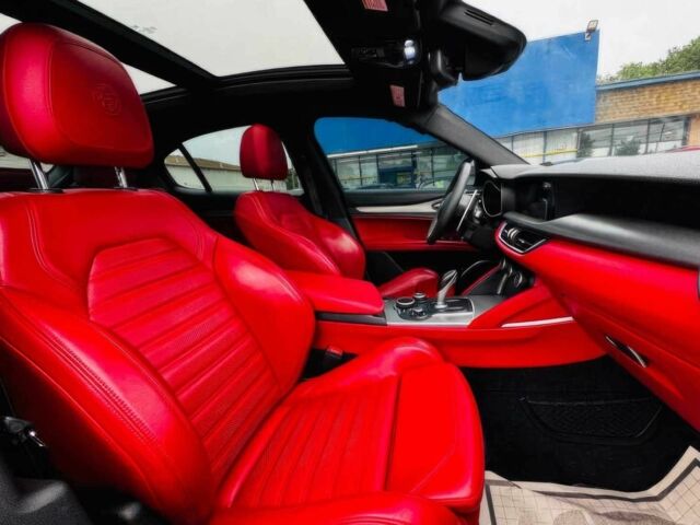 Сірий Альфа stelvio, об'ємом двигуна 2 л та пробігом 43 тис. км за 16300 $, фото 8 на Automoto.ua