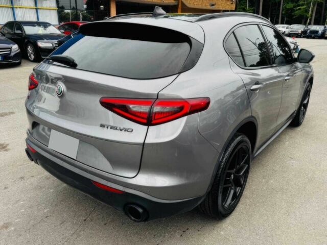 Сірий Альфа stelvio, об'ємом двигуна 2 л та пробігом 43 тис. км за 16300 $, фото 5 на Automoto.ua