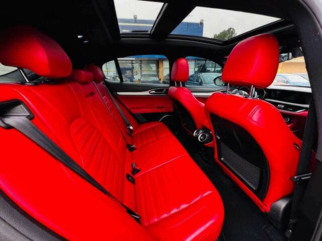 Сірий Альфа stelvio, об'ємом двигуна 2 л та пробігом 43 тис. км за 16300 $, фото 10 на Automoto.ua